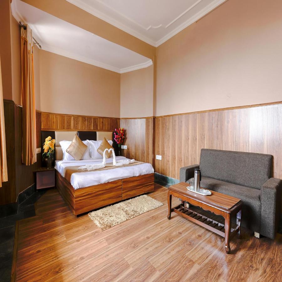 Hotel Varuni Mcleodganj Dharamshala Bagian luar foto