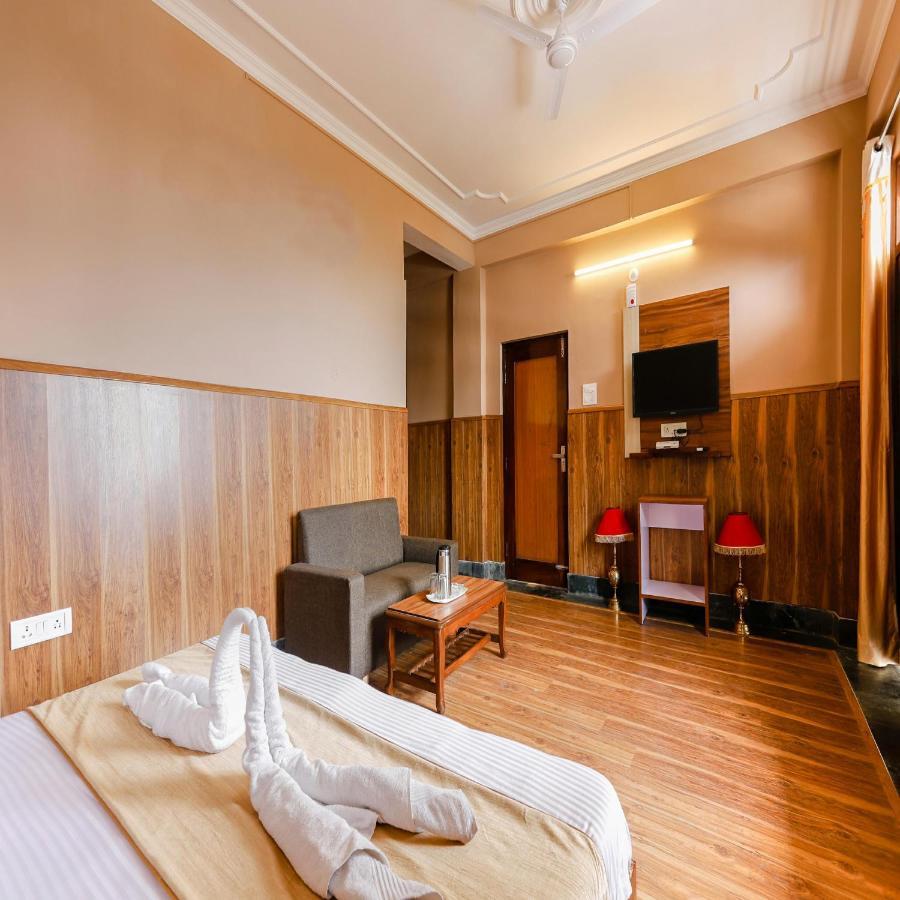 Hotel Varuni Mcleodganj Dharamshala Bagian luar foto