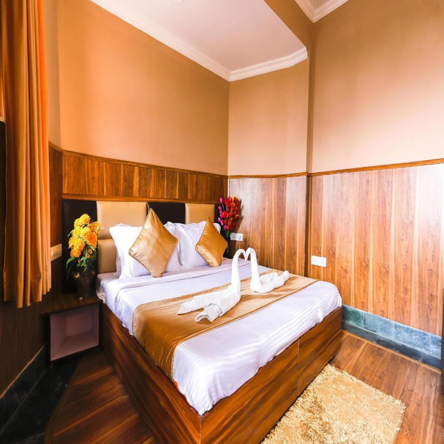 Hotel Varuni Mcleodganj Dharamshala Bagian luar foto