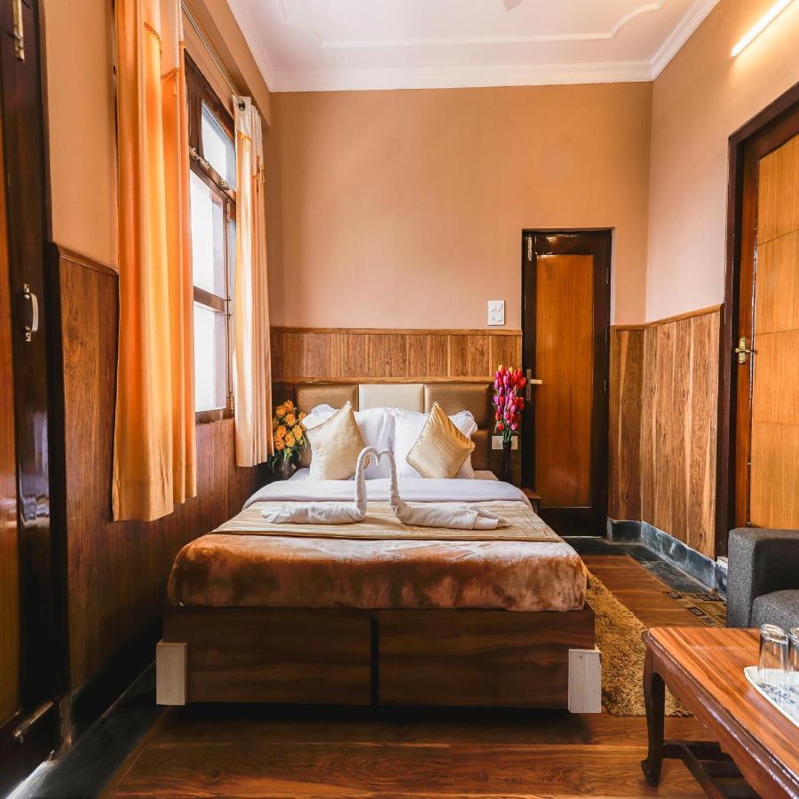 Hotel Varuni Mcleodganj Dharamshala Bagian luar foto